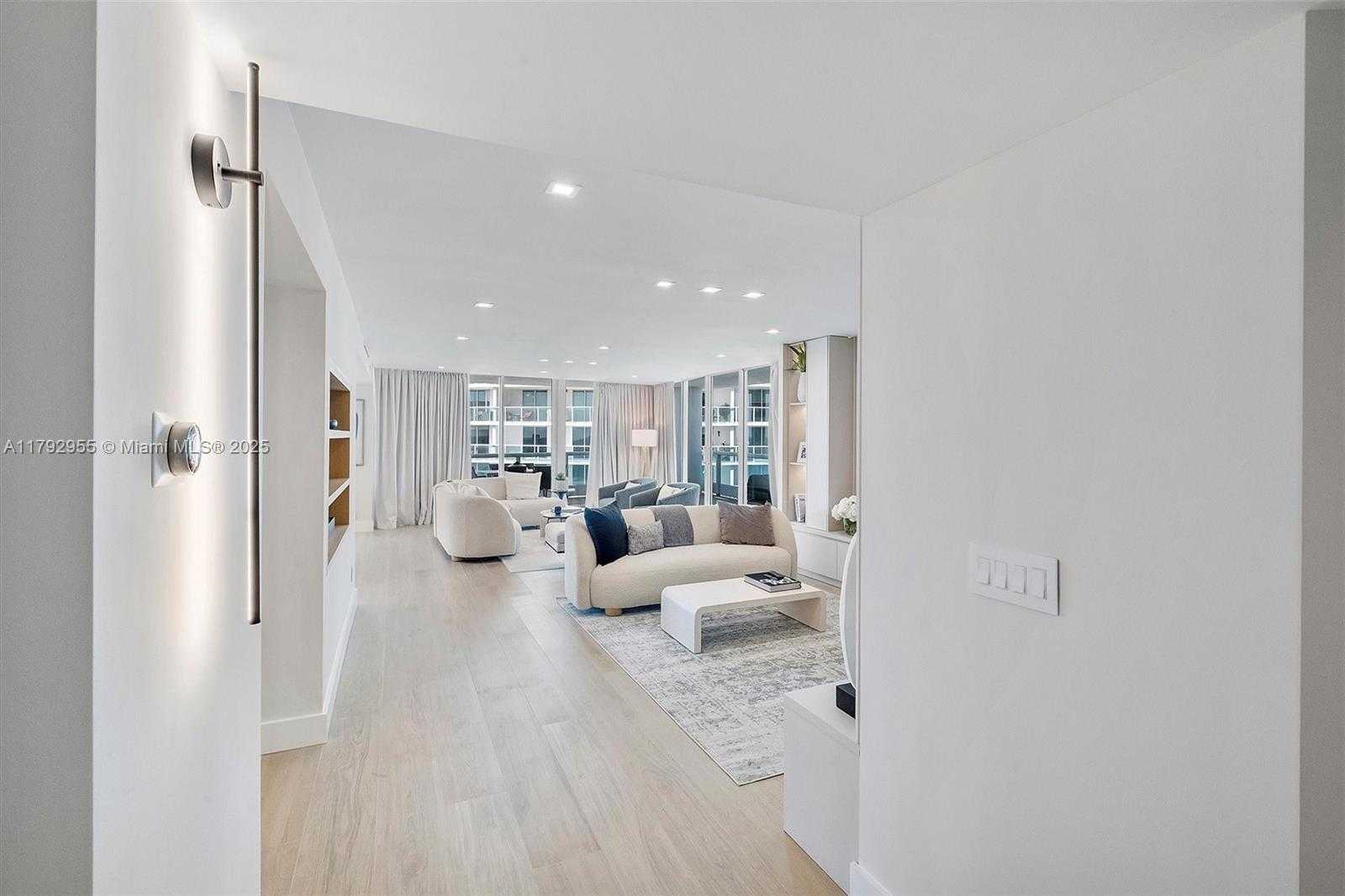 Small Image of 2127 BRICKELL AVE #2704, Miami Number 4