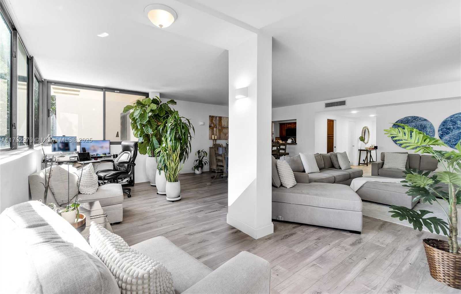 Small Image of 121 CRANDON BLVD #256, Key Biscayne Number 12