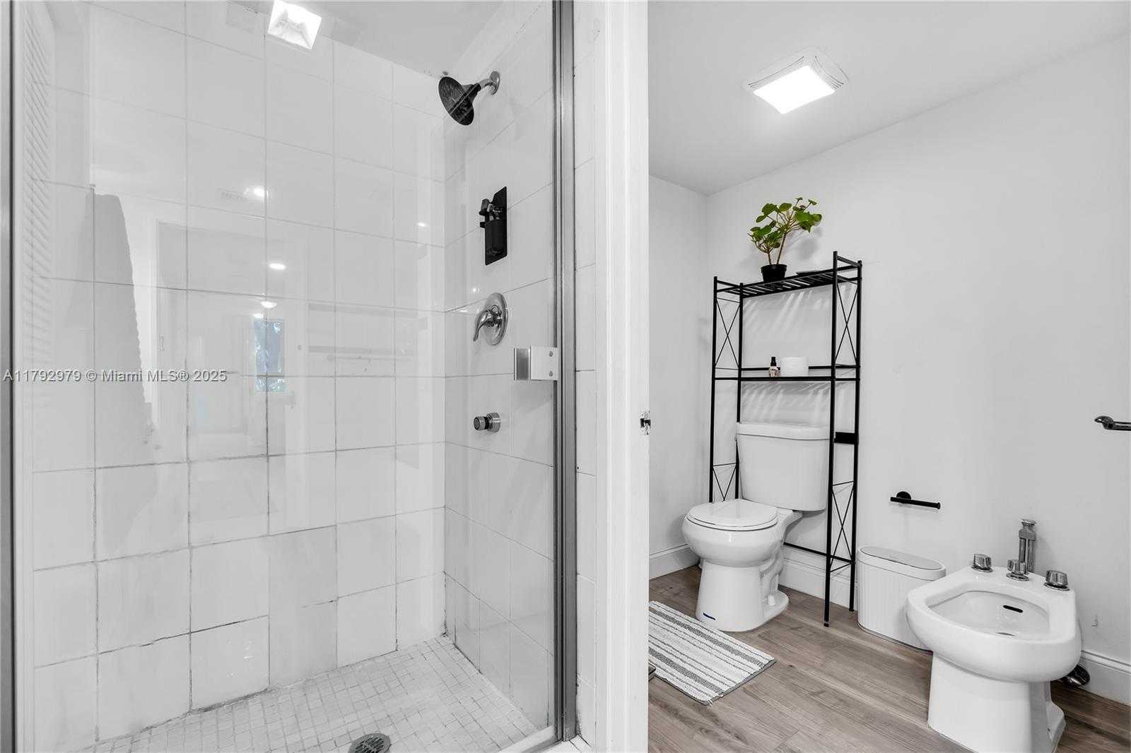 Small Image of 121 CRANDON BLVD #256, Key Biscayne Number 22