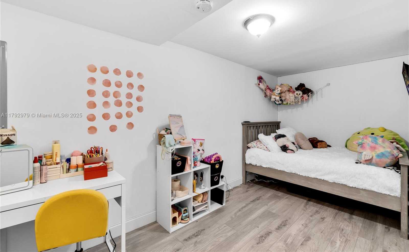 Small Image of 121 CRANDON BLVD #256, Key Biscayne Number 26