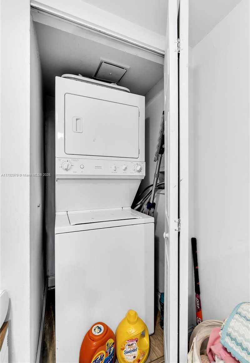 Small Image of 121 CRANDON BLVD #256, Key Biscayne Number 27