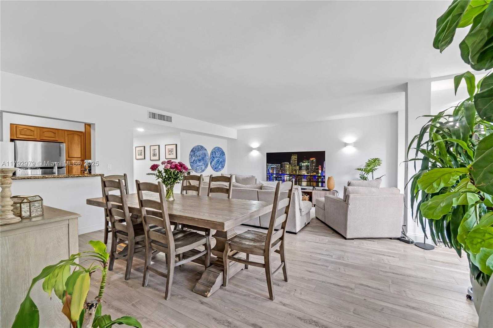 Small Image of 121 CRANDON BLVD #256, Key Biscayne Number 28