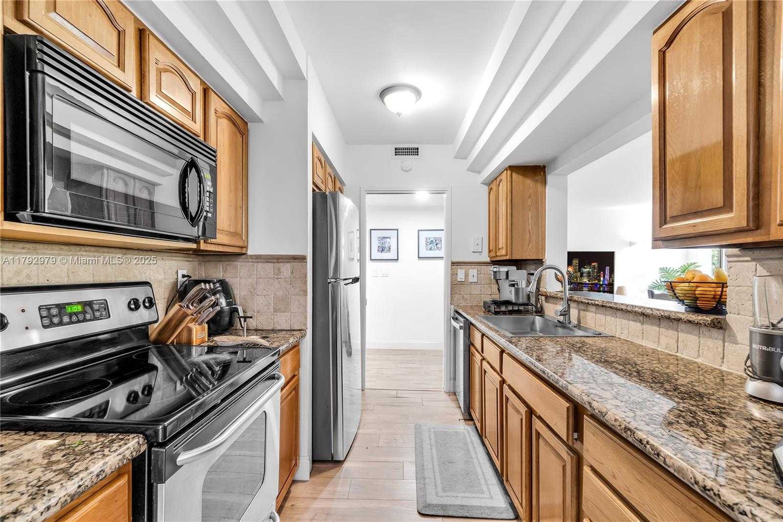 Small Image of 121 CRANDON BLVD #256, Key Biscayne Number 6