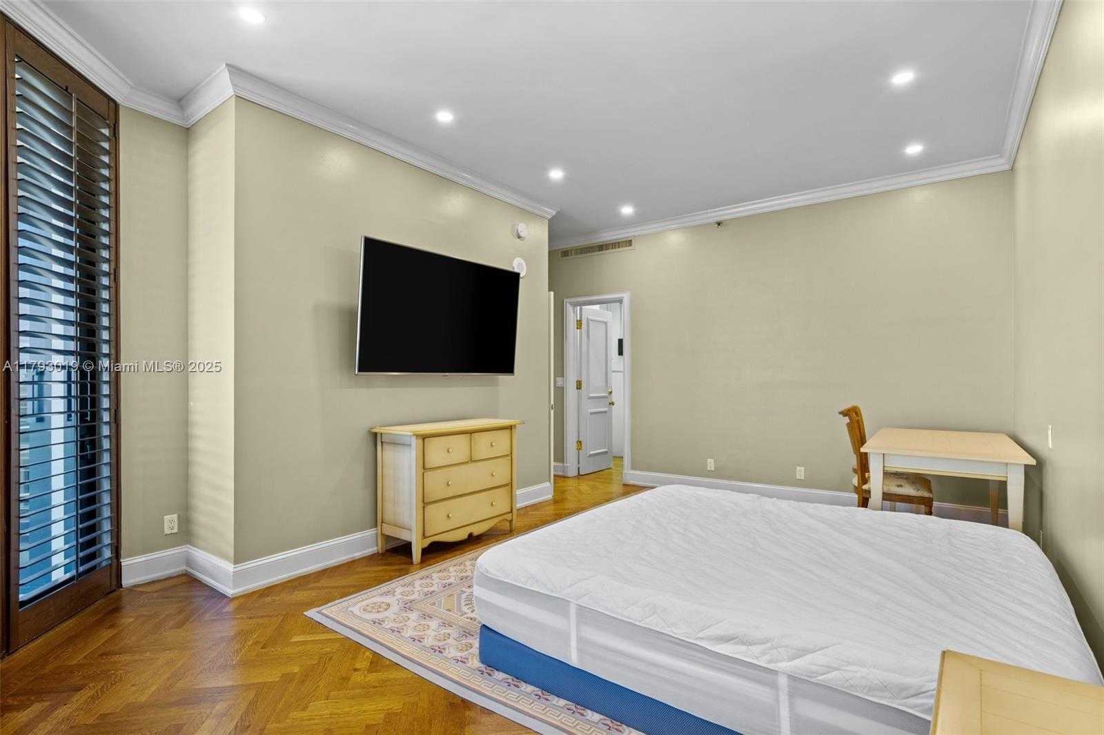 Small Image of 9999 COLLINS AVE #PH3D, Bal Harbour Number 39