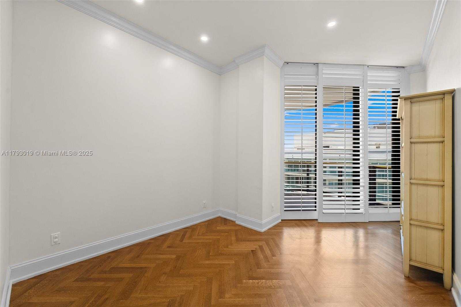 Small Image of 9999 COLLINS AVE #PH3D, Bal Harbour Number 44