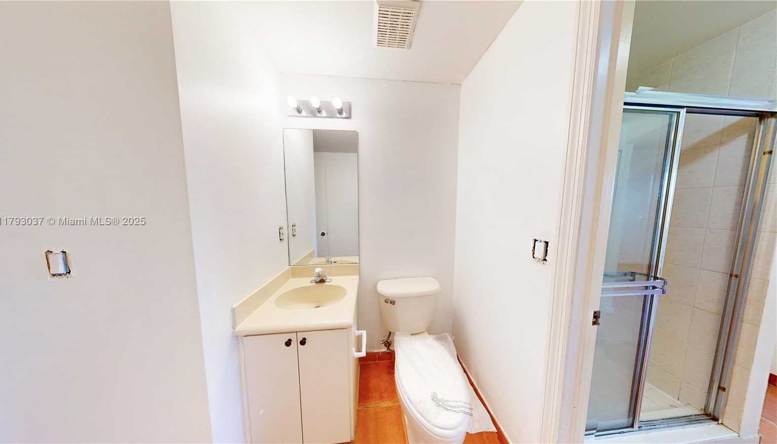 Small Image of 6520 NORTH WEST 114TH AVE #1637, Doral Number 32