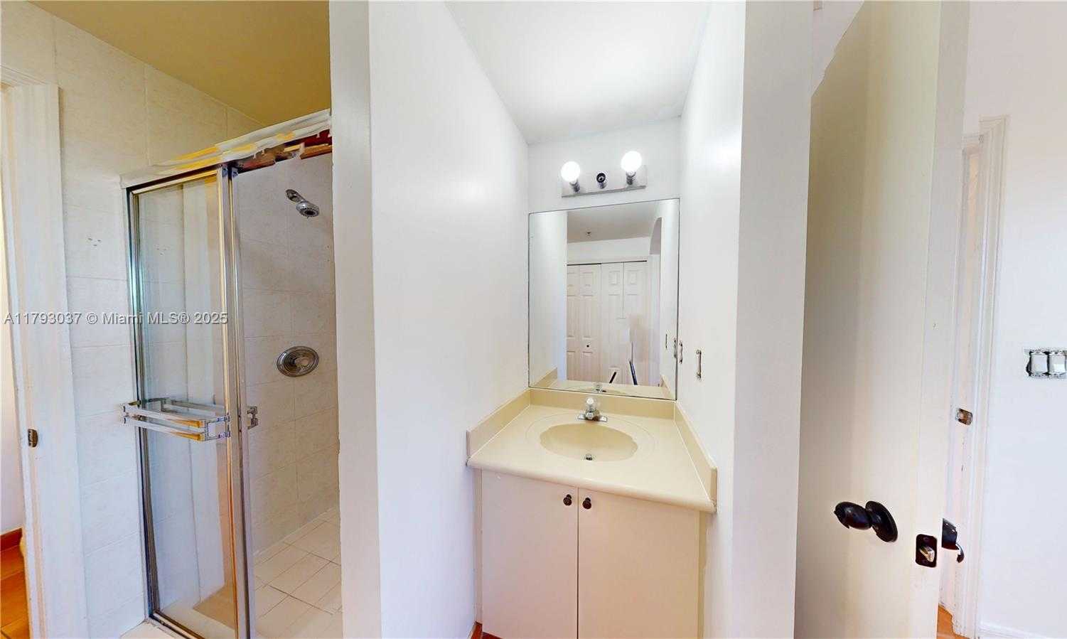 Small Image of 6520 NORTH WEST 114TH AVE #1637, Doral Number 36