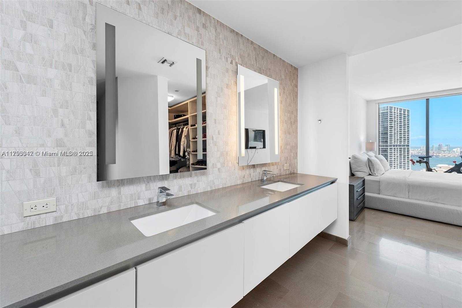 Small Image of 68 SOUTH EAST 6TH ST #3703, Miami Number 15