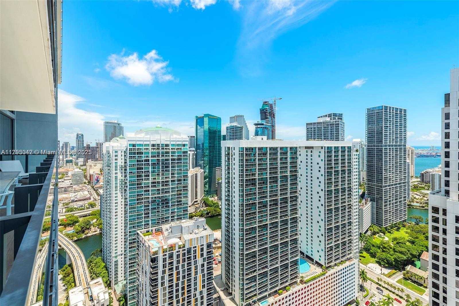 Small Image of 68 SOUTH EAST 6TH ST #3703, Miami Number 21
