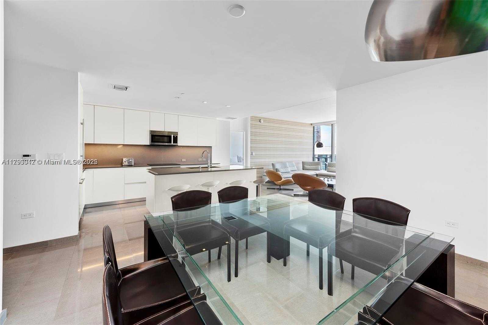 Small Image of 68 SOUTH EAST 6TH ST #3703, Miami Number 6