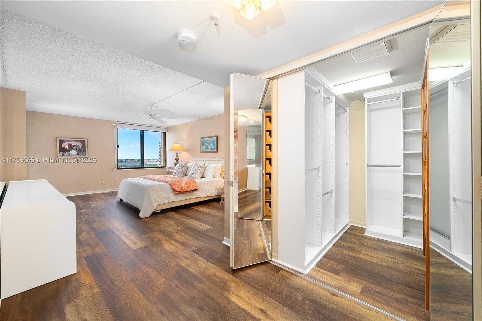 Small Image of 2450 PRESIDENTIAL WAY #1607, West Palm Beach Number 16