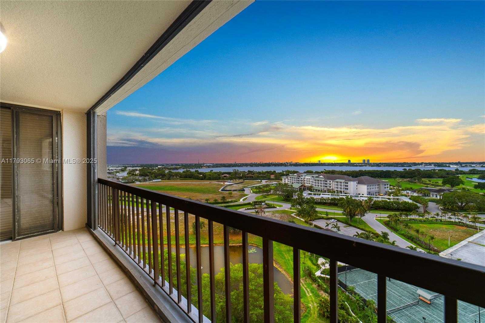 Small Image of 2450 PRESIDENTIAL WAY #1607, West Palm Beach Number 2