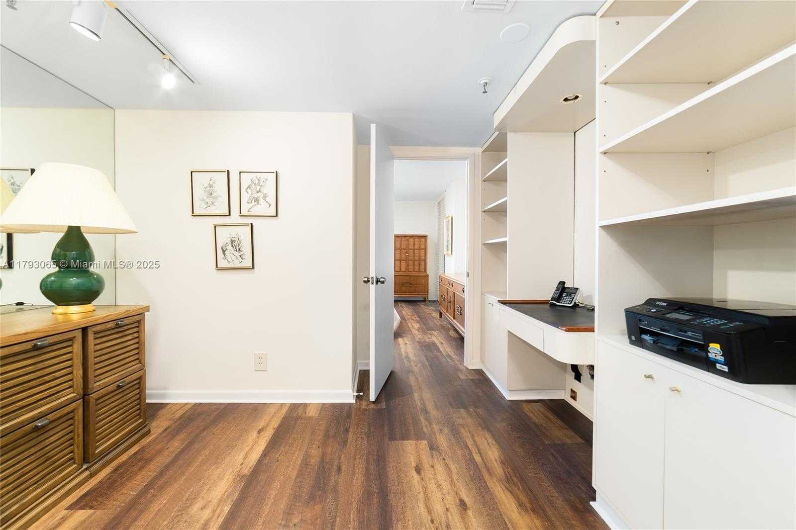 Small Image of 2450 PRESIDENTIAL WAY #1607, West Palm Beach Number 23