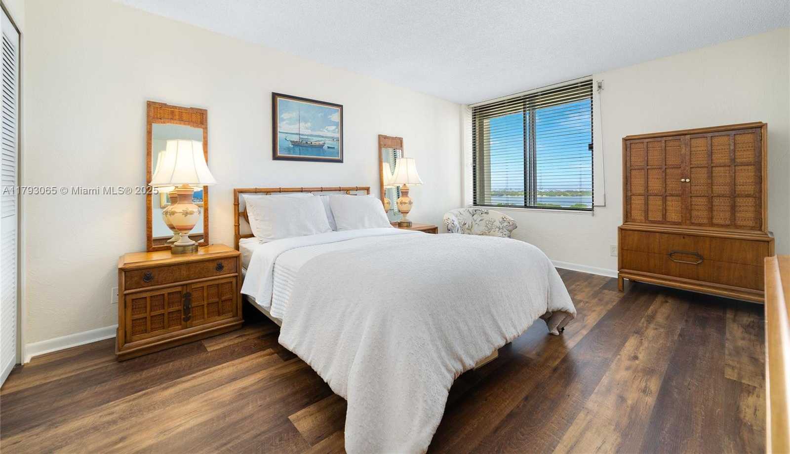 Small Image of 2450 PRESIDENTIAL WAY #1607, West Palm Beach Number 24