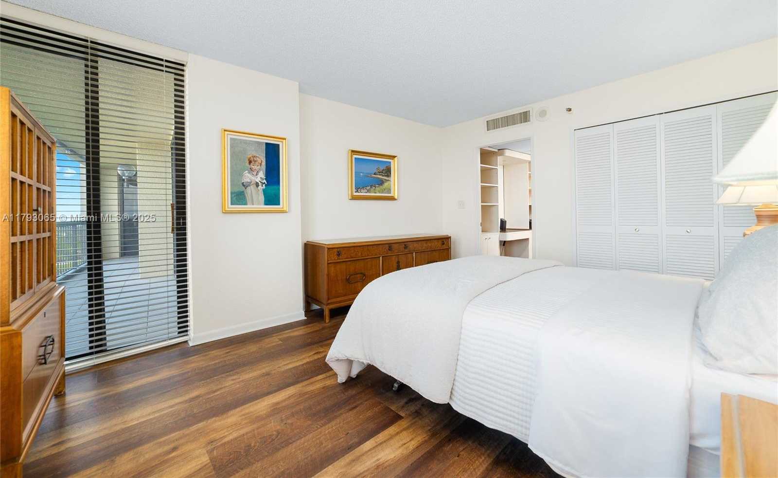 Small Image of 2450 PRESIDENTIAL WAY #1607, West Palm Beach Number 25