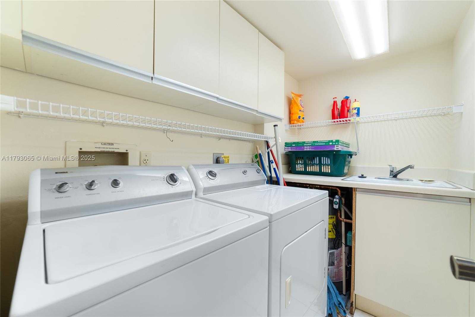 Small Image of 2450 PRESIDENTIAL WAY #1607, West Palm Beach Number 27