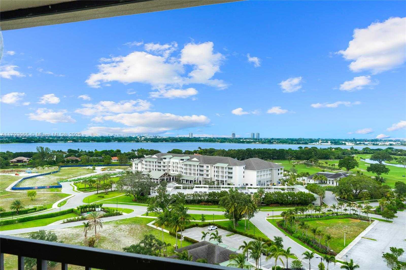 Small Image of 2450 PRESIDENTIAL WAY #1607, West Palm Beach Number 3