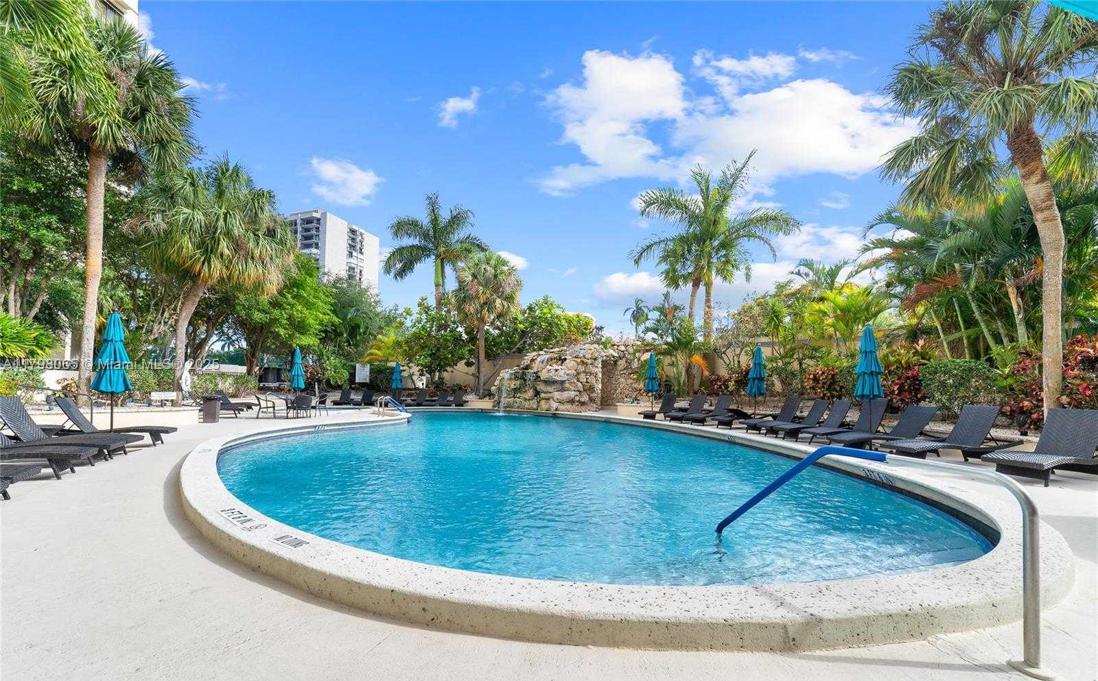 Small Image of 2450 PRESIDENTIAL WAY #1607, West Palm Beach Number 34