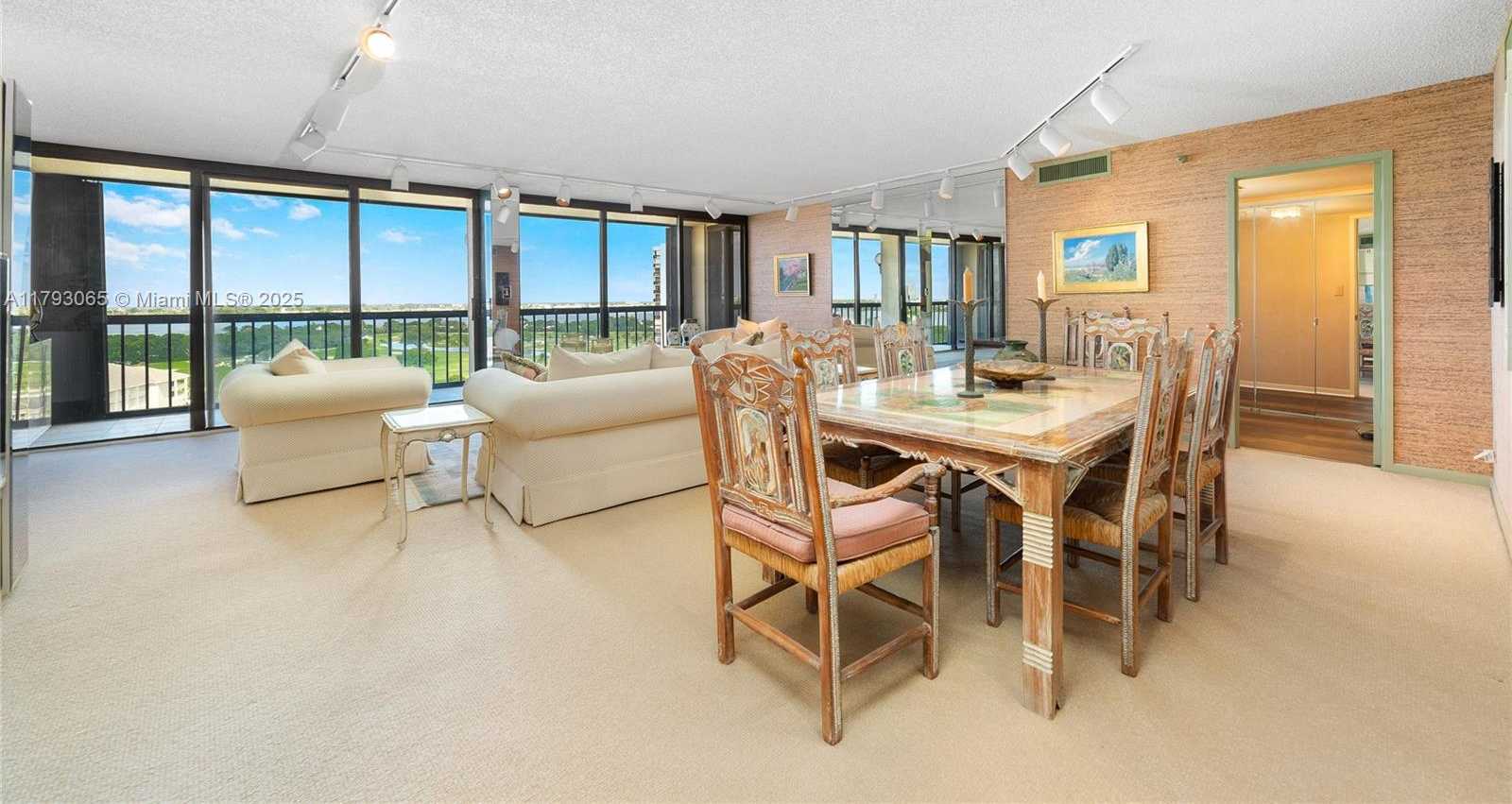 Small Image of 2450 PRESIDENTIAL WAY #1607, West Palm Beach Number 7