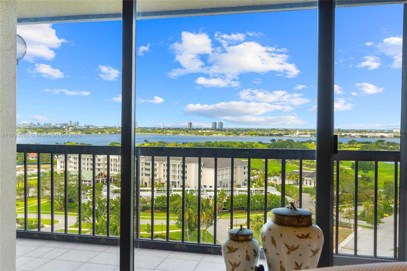 Small Image of 2450 PRESIDENTIAL WAY #1607, West Palm Beach Number 9