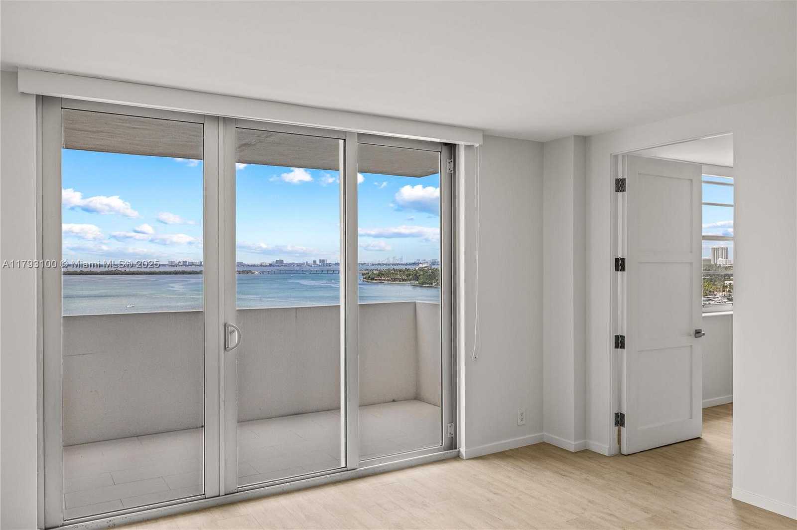 Small Image of 5 ISLAND AVENUE #15A, Miami Beach Number 2