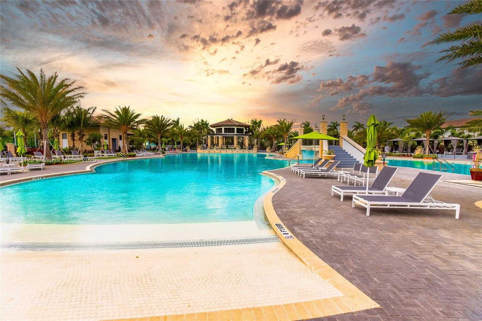 Small Image of 8175 NORTH WEST 104TH AVE #25, Doral Number 34