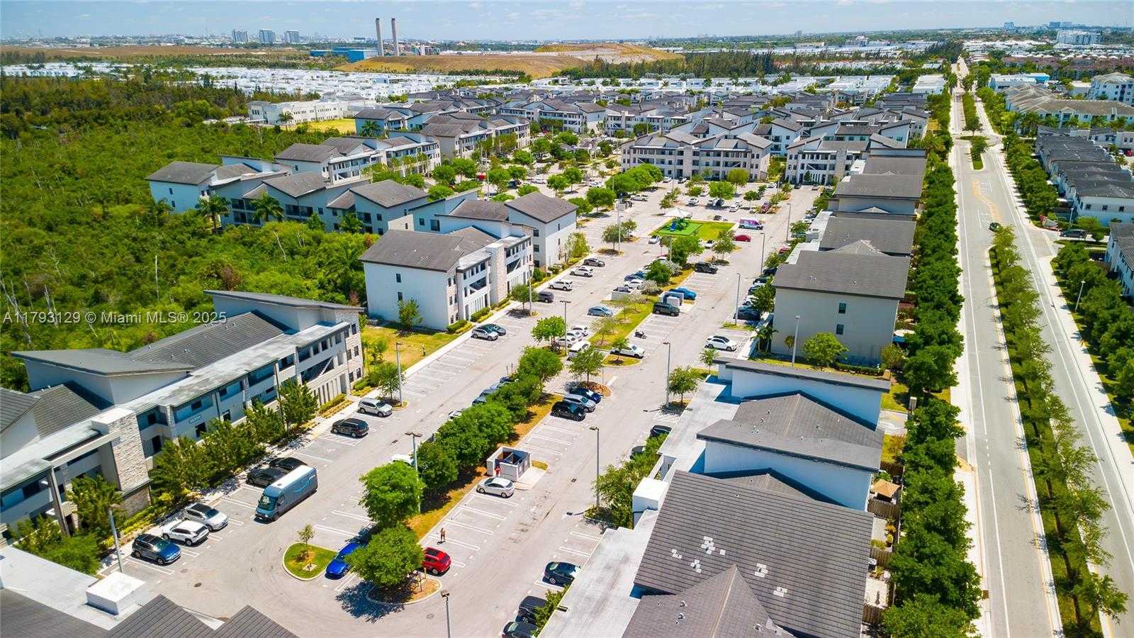Small Image of 8175 NORTH WEST 104TH AVE #25, Doral Number 5