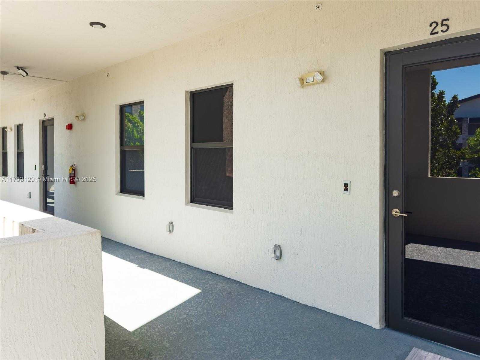 Small Image of 8175 NORTH WEST 104TH AVE #25, Doral Number 7