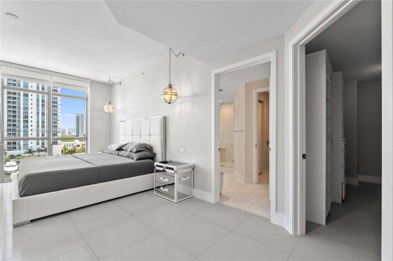 Small Image of 17301 BISCAYNE BLVD #603, North Miami Beach Number 23