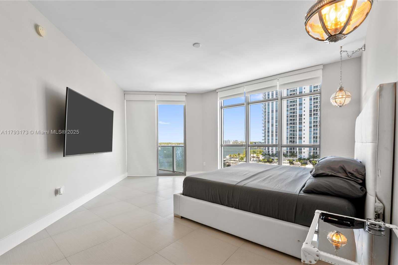 Small Image of 17301 BISCAYNE BLVD #603, North Miami Beach Number 37