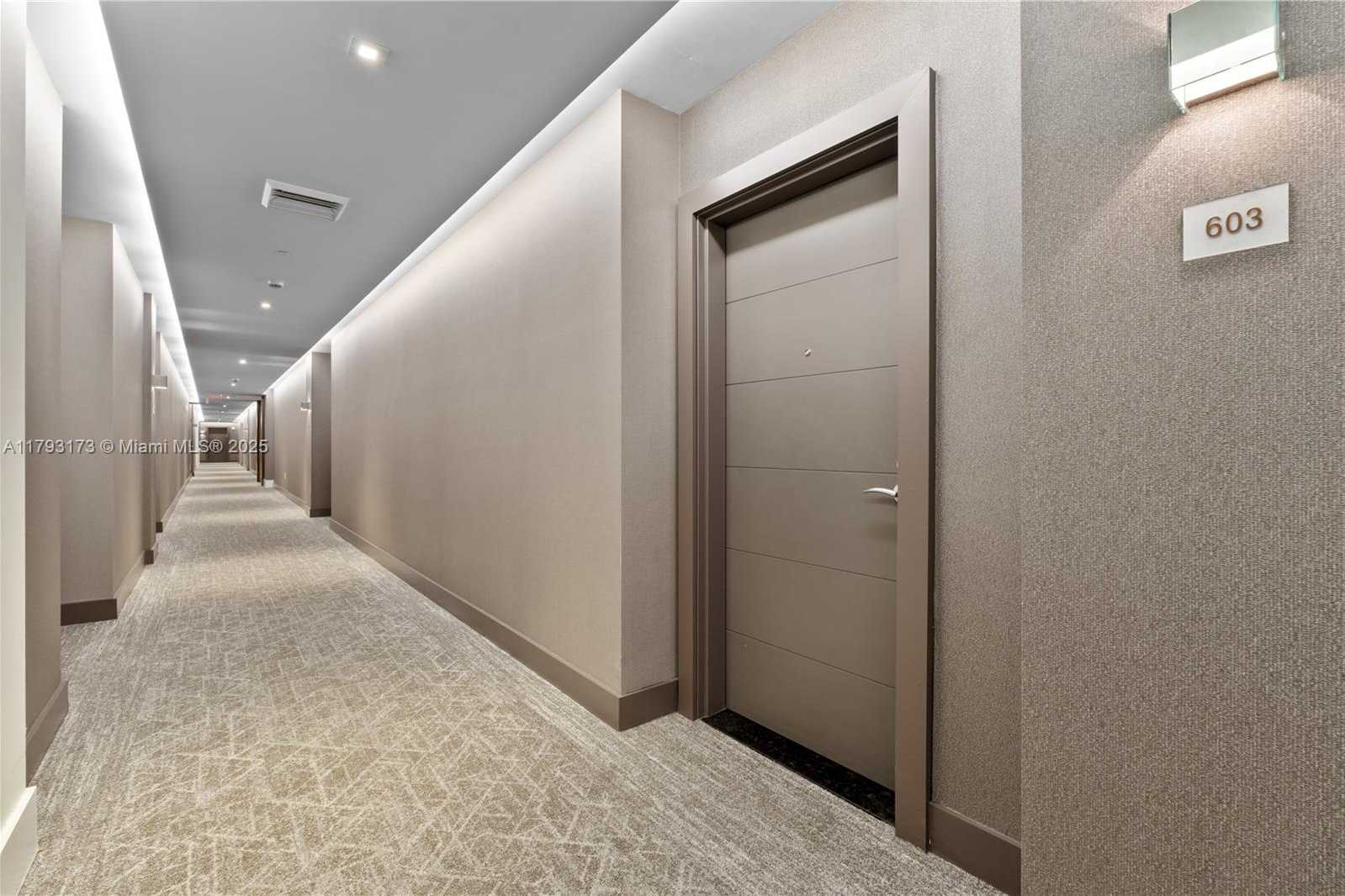 Small Image of 17301 BISCAYNE BLVD #603, North Miami Beach Number 39