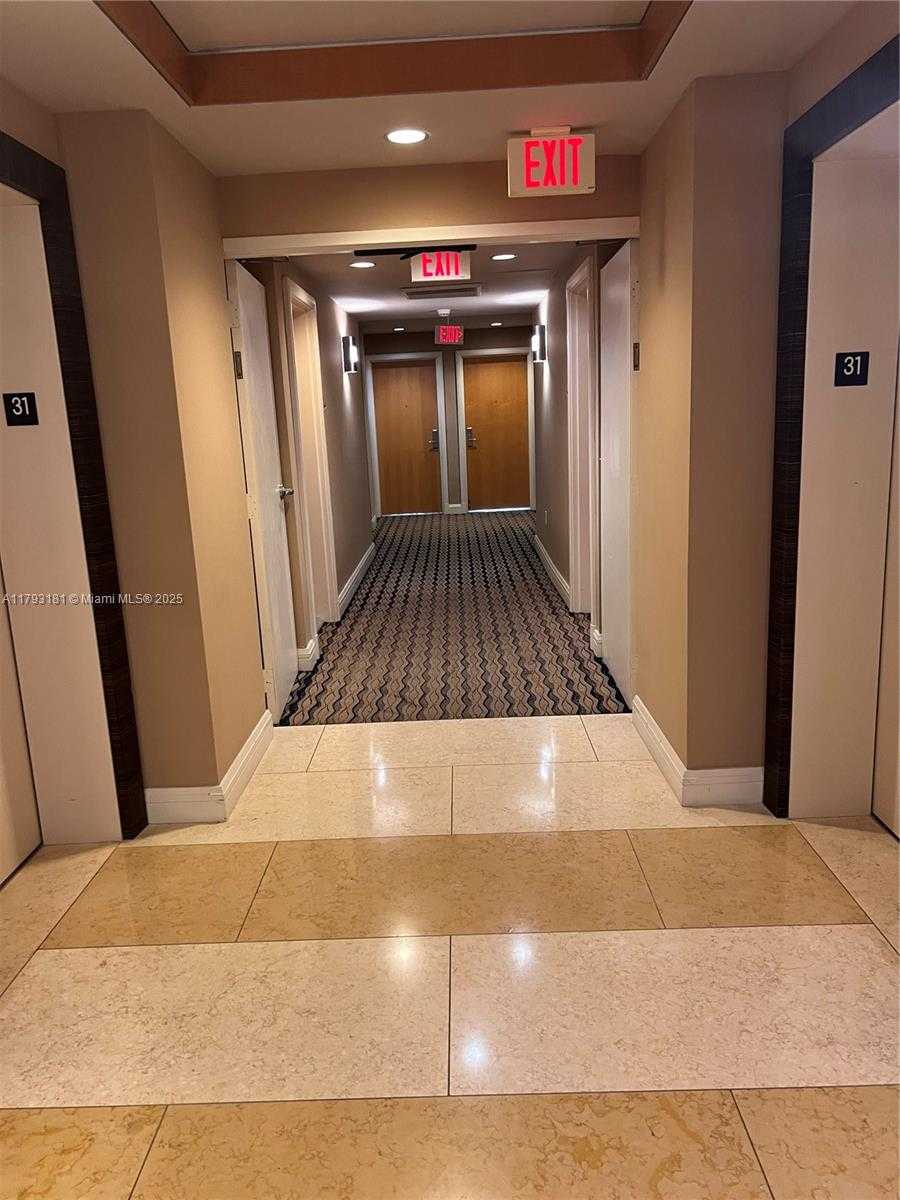 Small Image of 253 #3105, Miami Number 9