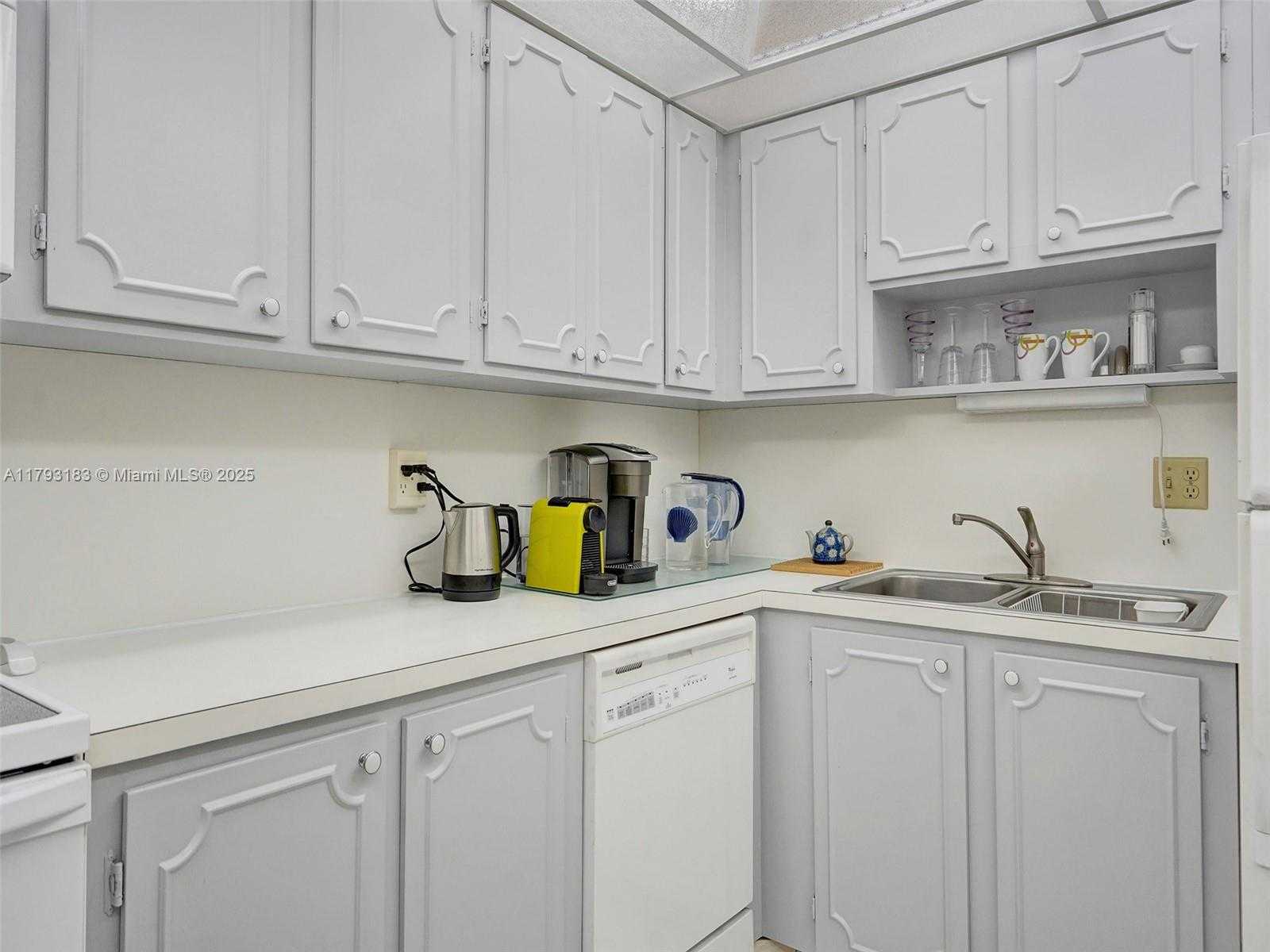 Small Image of 3113 SOUTH OCEAN DRIVE #603, Hallandale Beach Number 18