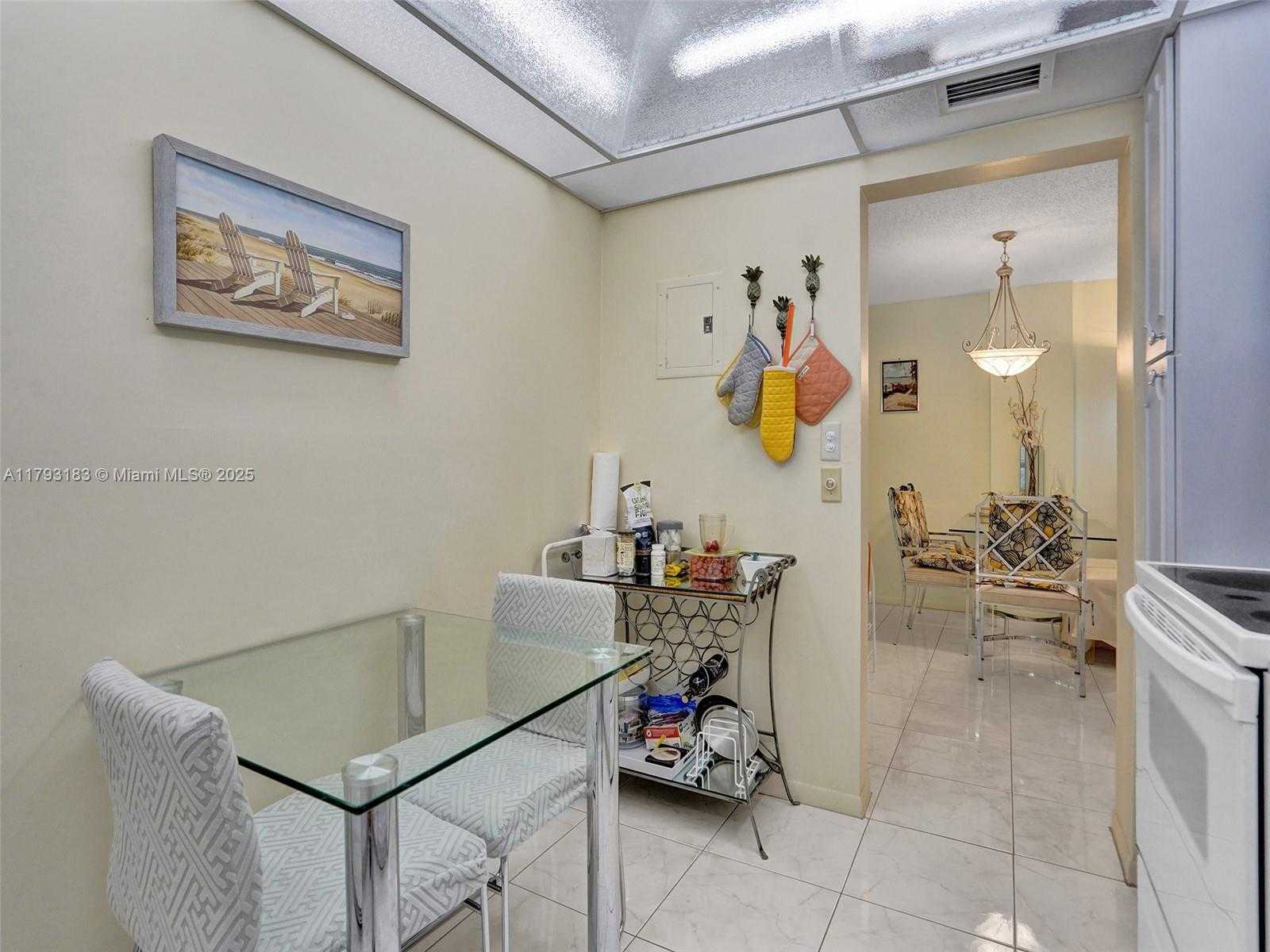 Small Image of 3113 SOUTH OCEAN DRIVE #603, Hallandale Beach Number 19