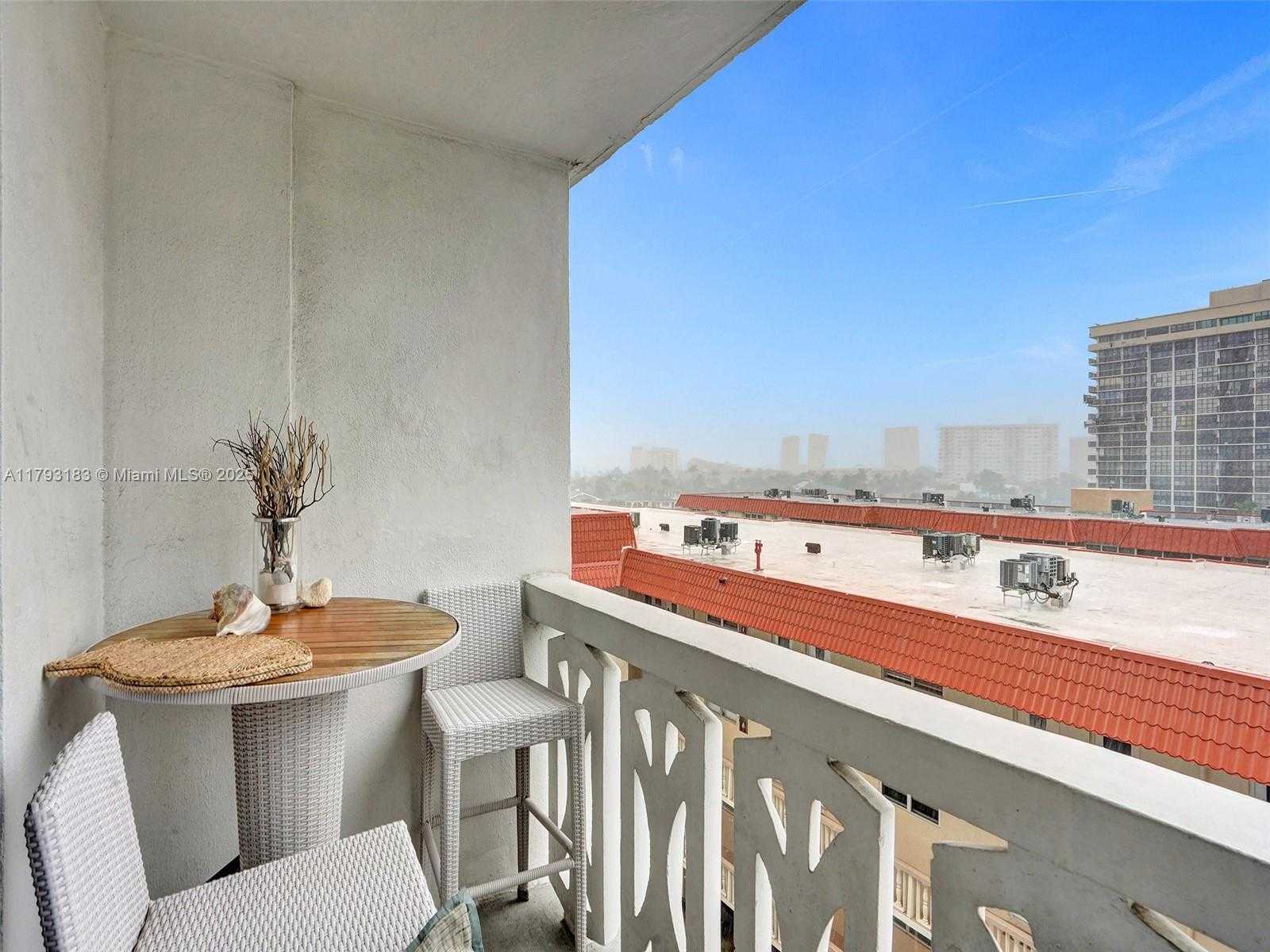 Small Image of 3113 SOUTH OCEAN DRIVE #603, Hallandale Beach Number 21