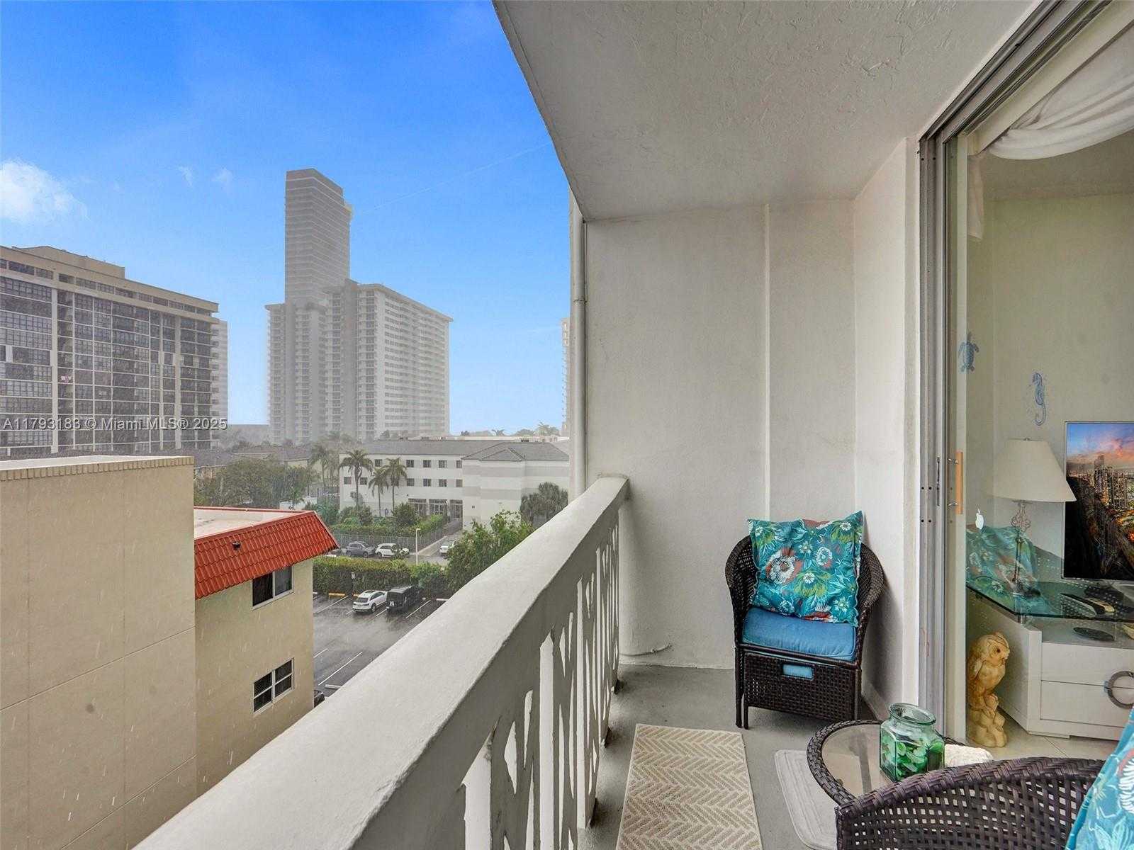 Small Image of 3113 SOUTH OCEAN DRIVE #603, Hallandale Beach Number 22