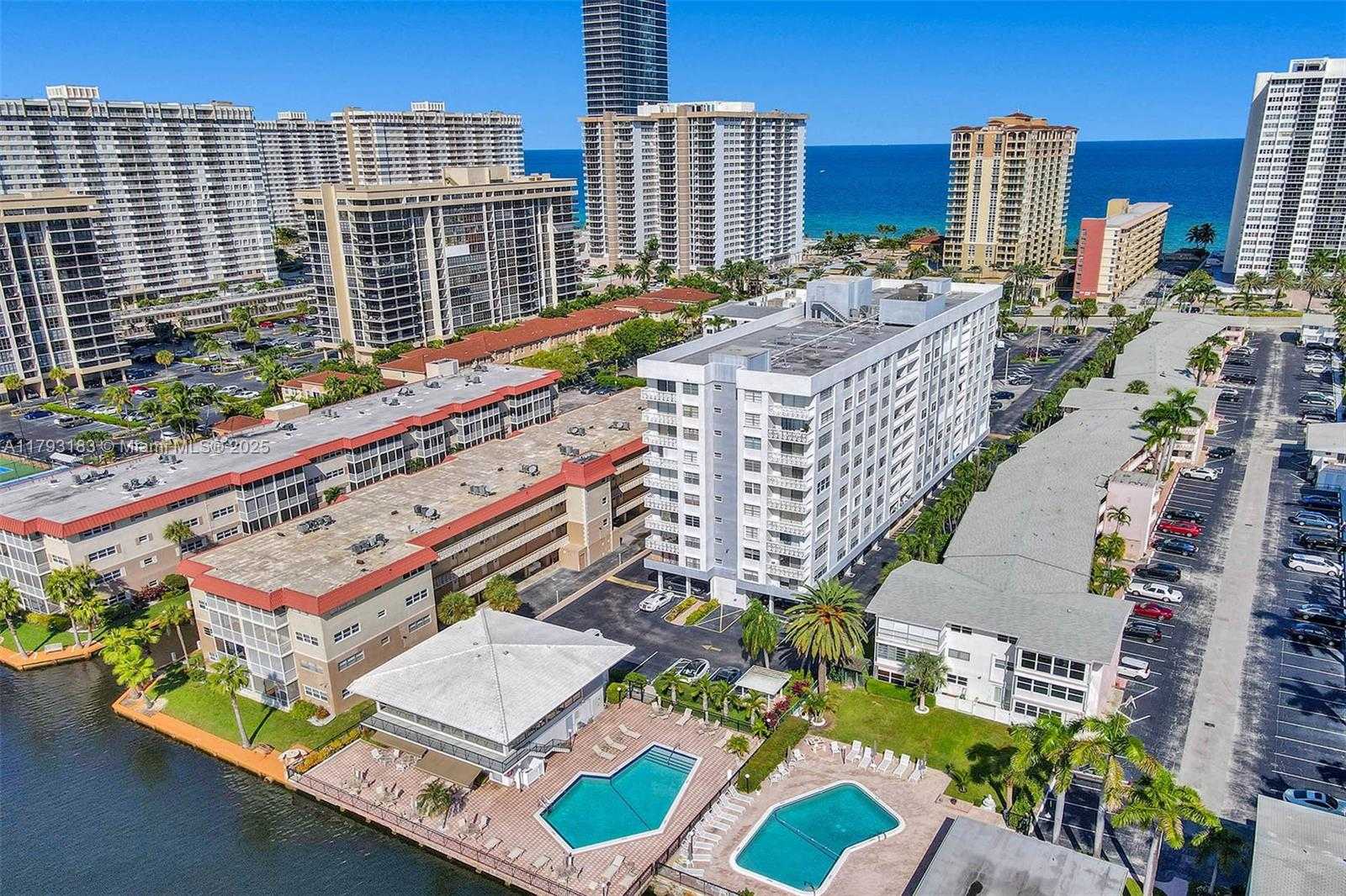 Small Image of 3113 SOUTH OCEAN DRIVE #603, Hallandale Beach Number 27