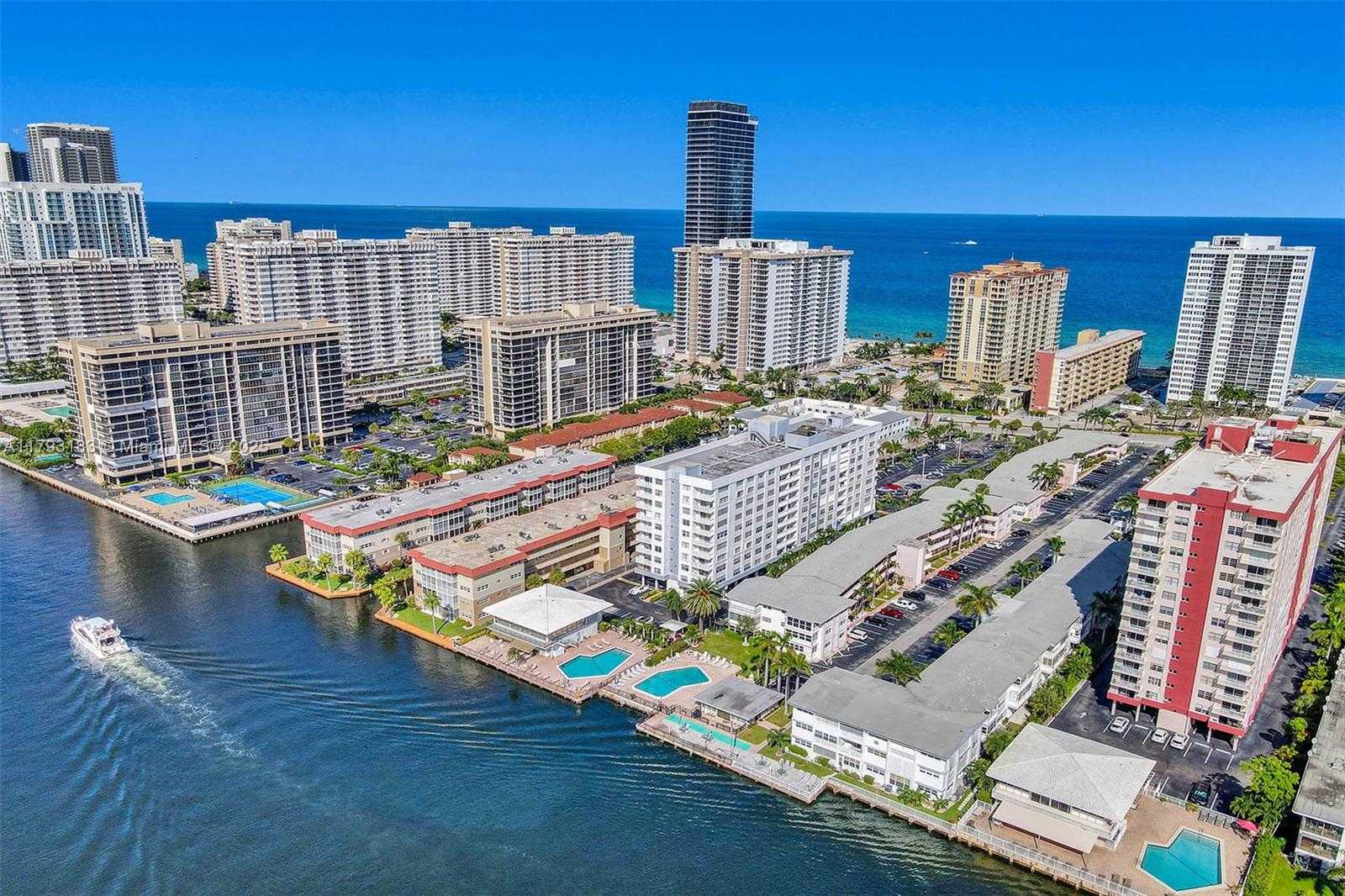Small Image of 3113 SOUTH OCEAN DRIVE #603, Hallandale Beach Number 32