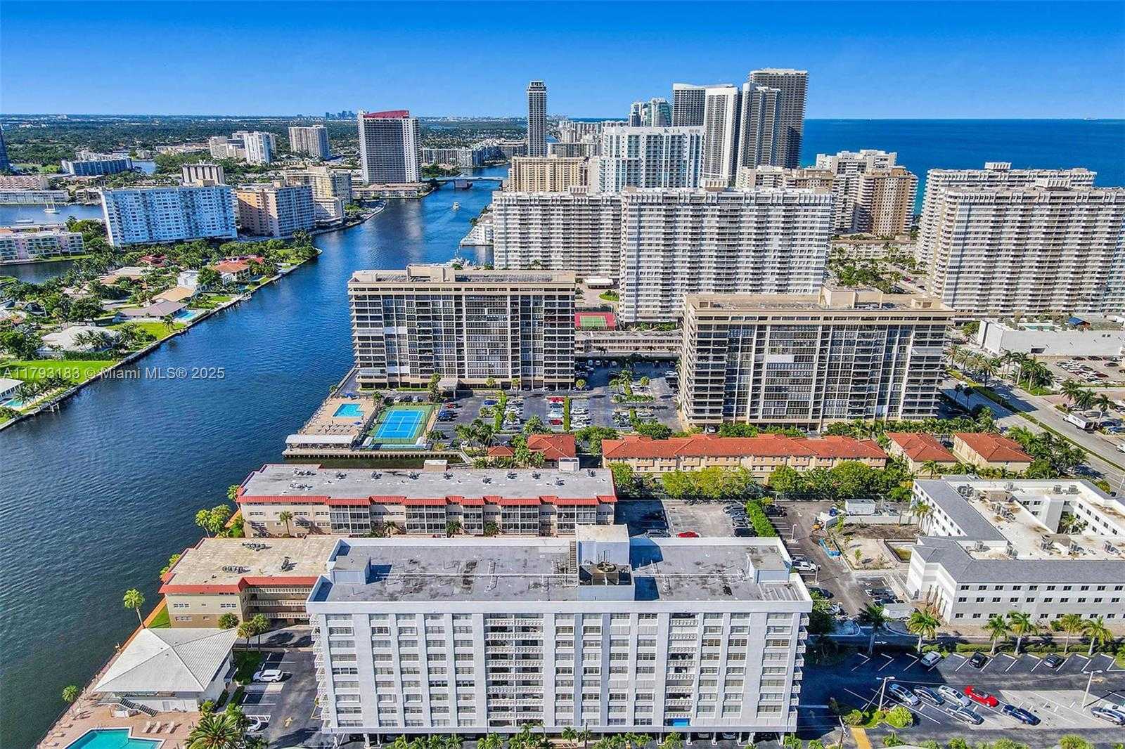 Small Image of 3113 SOUTH OCEAN DRIVE #603, Hallandale Beach Number 39