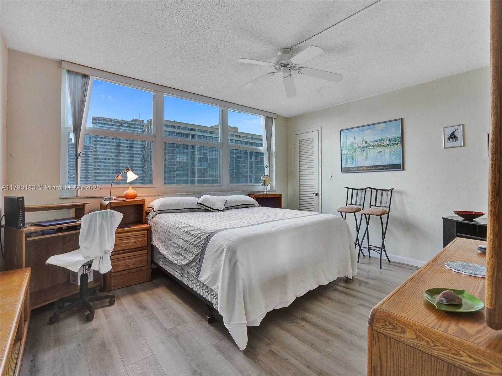 Small Image of 3113 SOUTH OCEAN DRIVE #603, Hallandale Beach Number 6