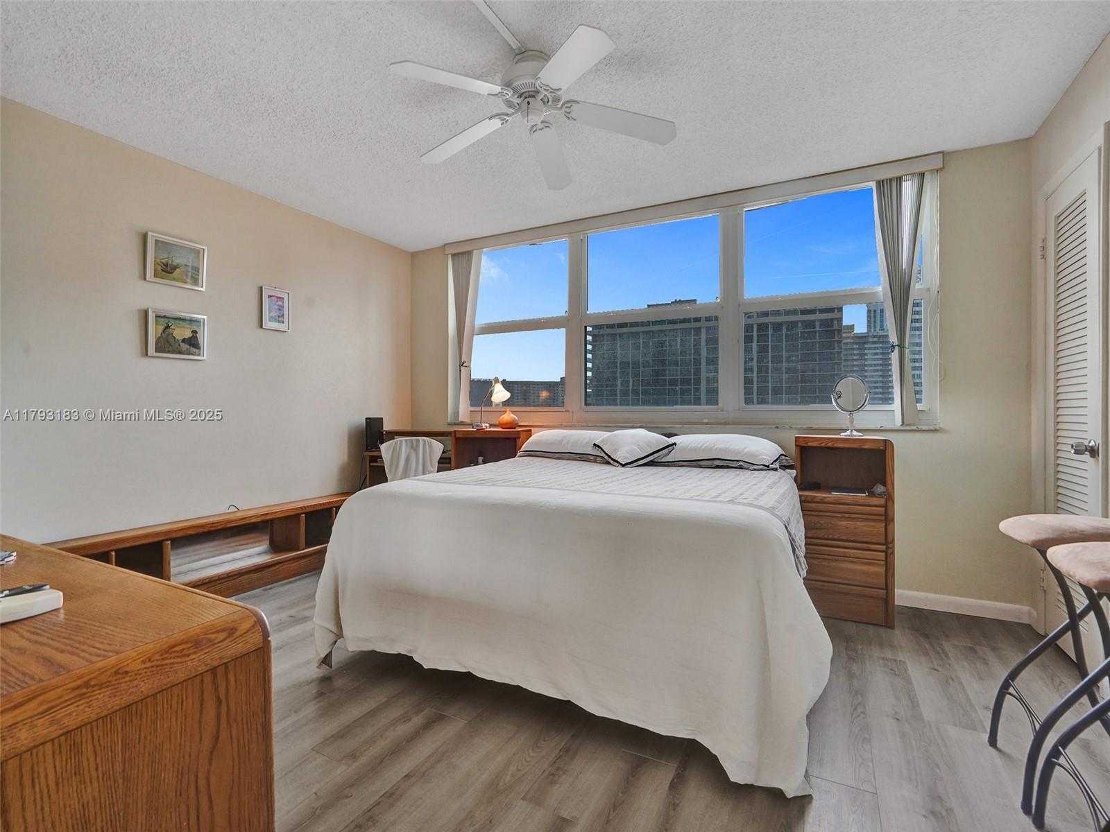 Small Image of 3113 SOUTH OCEAN DRIVE #603, Hallandale Beach Number 9