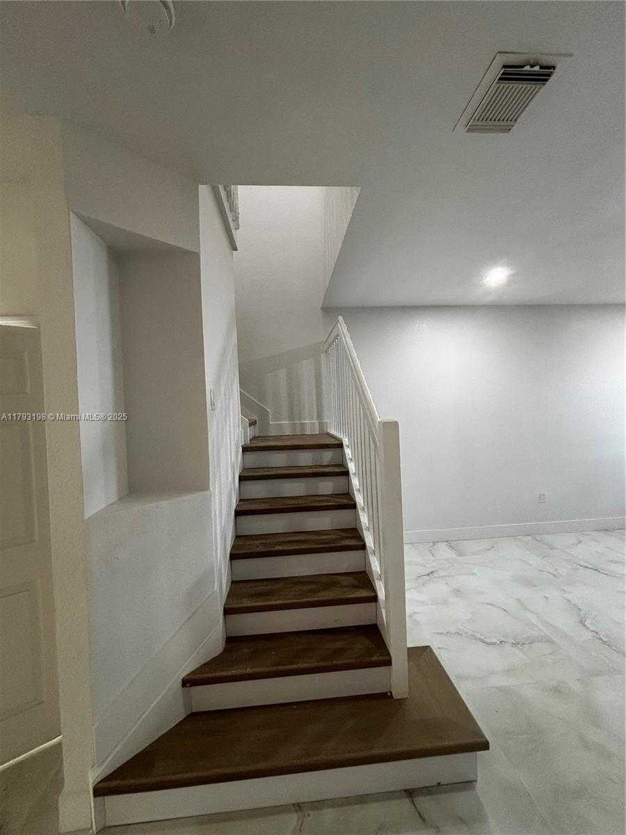 Small Image of 15345 SOUTH WEST 119TH LN, Miami Number 14