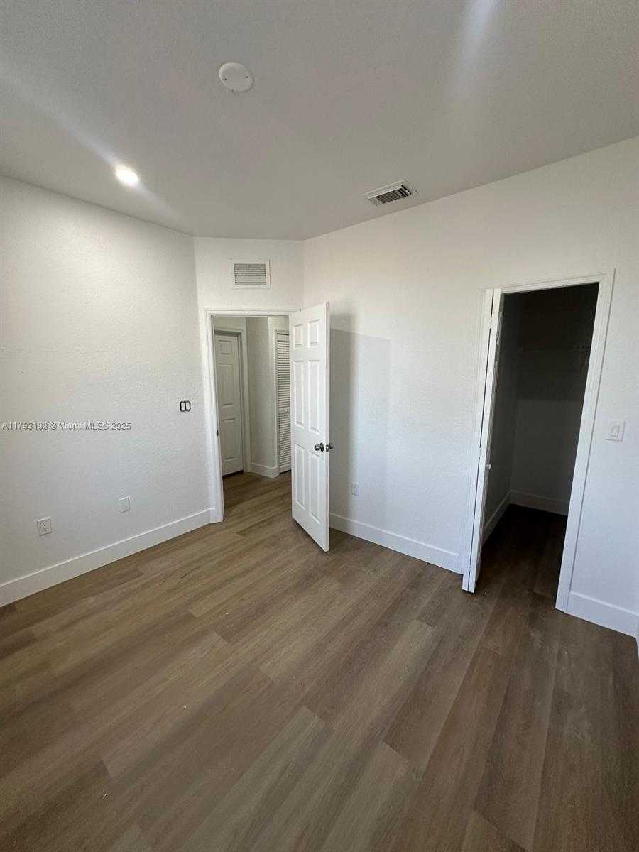 Small Image of 15345 SOUTH WEST 119TH LN, Miami Number 18