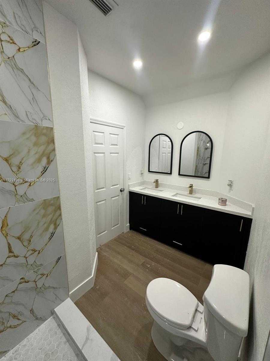 Small Image of 15345 SOUTH WEST 119TH LN, Miami Number 20