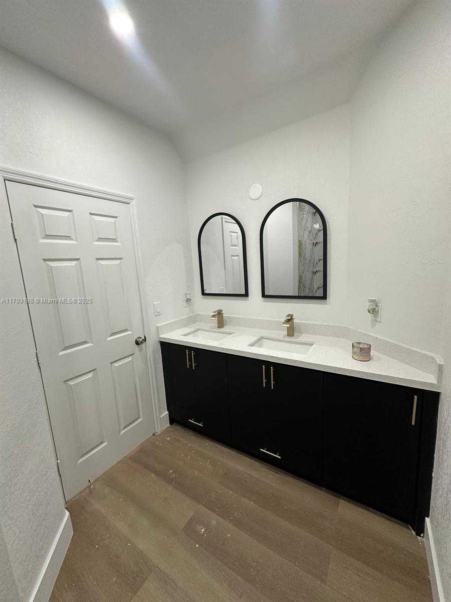 Small Image of 15345 SOUTH WEST 119TH LN, Miami Number 21