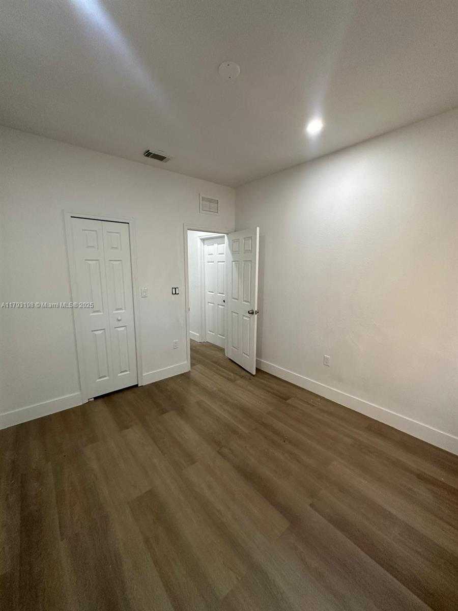 Small Image of 15345 SOUTH WEST 119TH LN, Miami Number 23