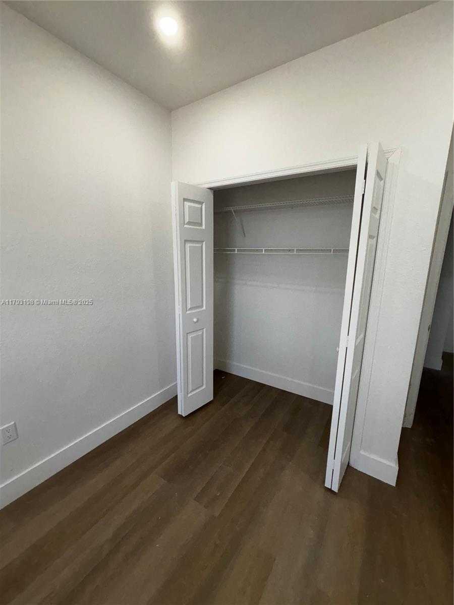 Small Image of 15345 SOUTH WEST 119TH LN, Miami Number 26