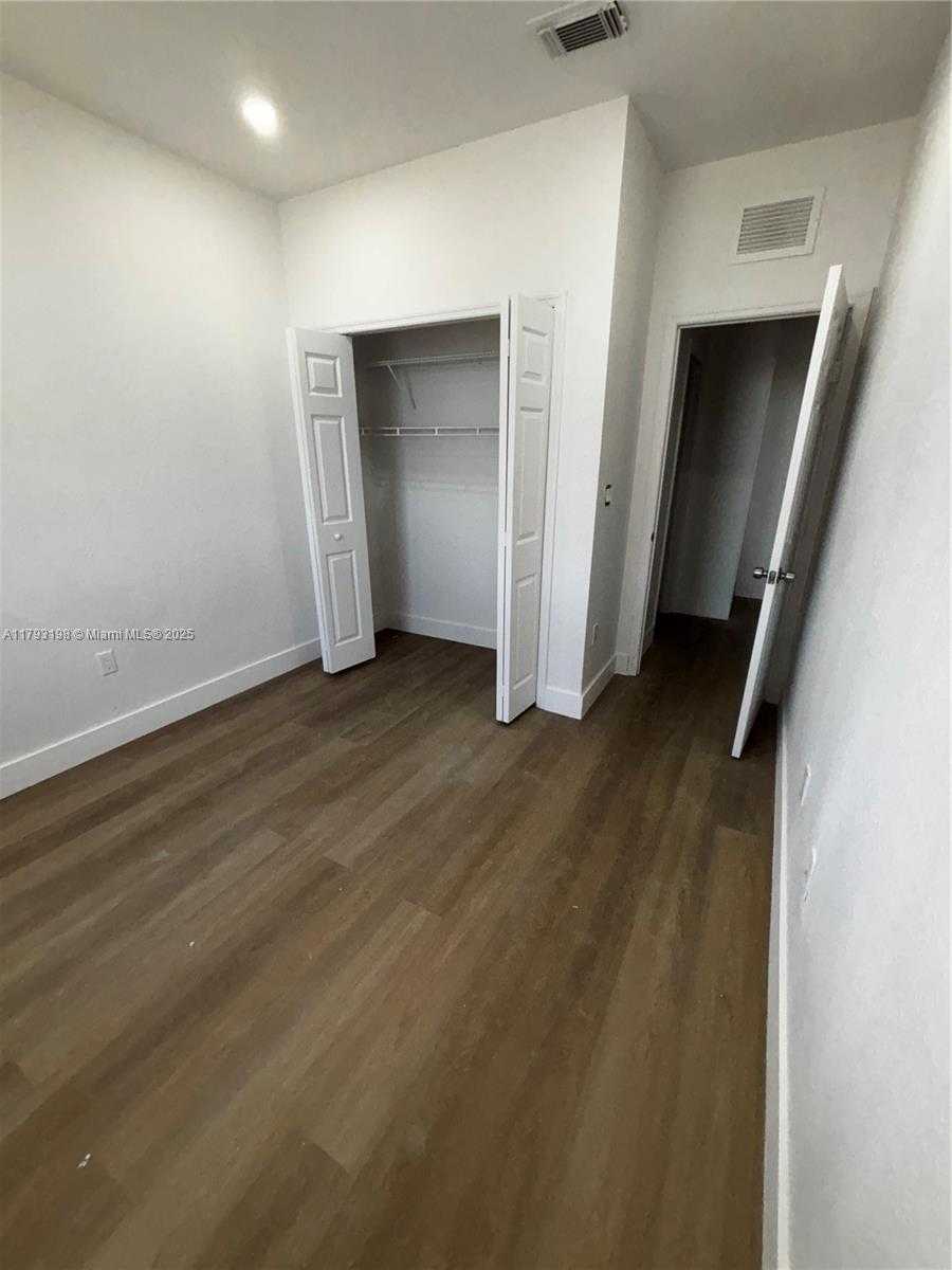 Small Image of 15345 SOUTH WEST 119TH LN, Miami Number 27