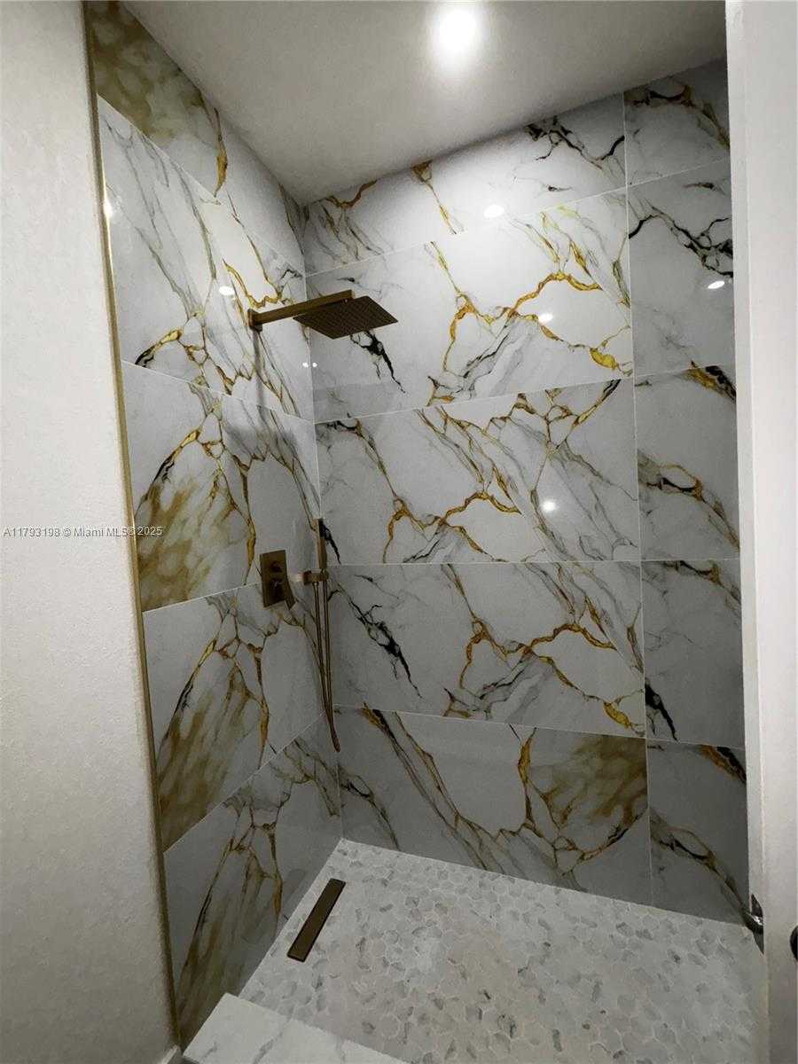Small Image of 15345 SOUTH WEST 119TH LN, Miami Number 30
