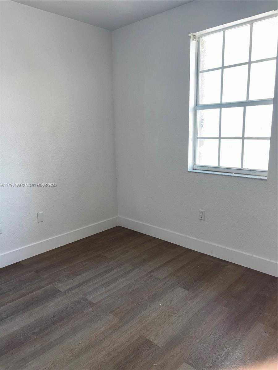 Small Image of 15345 SOUTH WEST 119TH LN, Miami Number 33